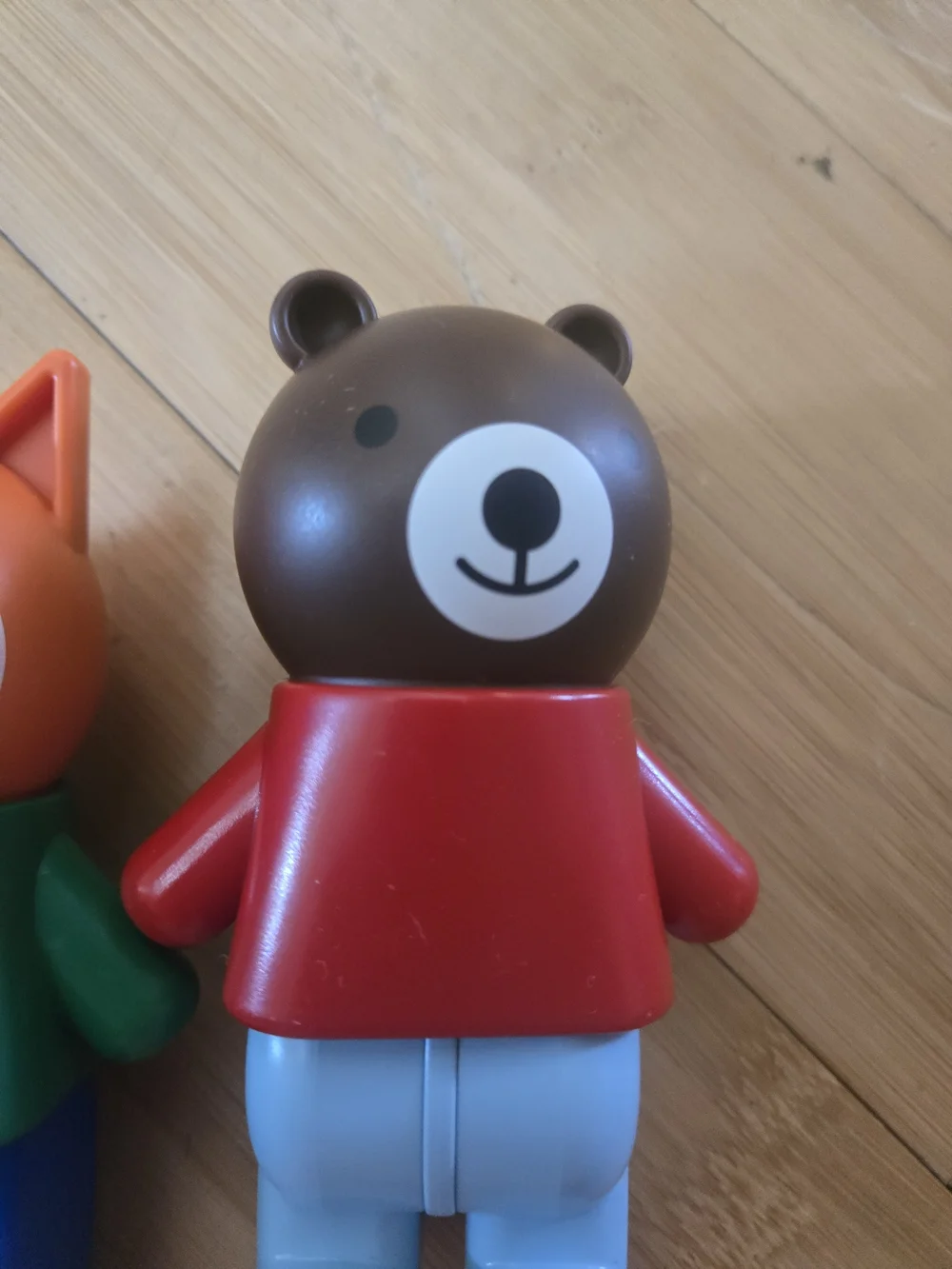 IKEA set Of 2 Dollhouse Animal Figures Orange Fox Brown Bear Cat Figures Toys